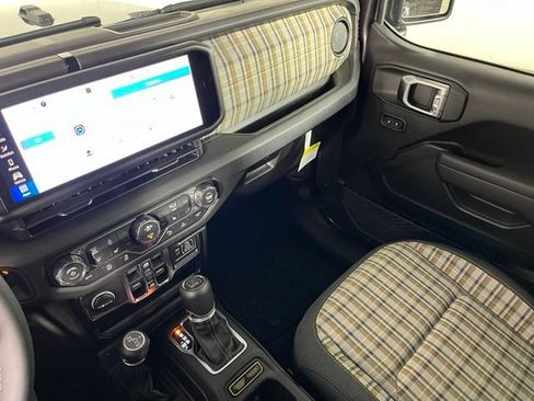 Used 2026 Jeep Wrangler Unlimited Sport AWD/4WD image 36