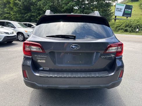 Used 2015 Subaru Outback 2.5i Limited AWD/4WD image 4
