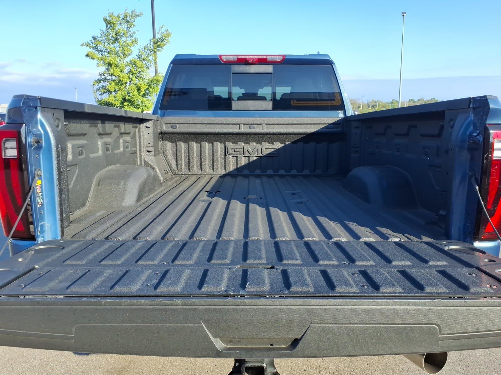 Used 2026 GMC Sierra 3500 Denali AWD/4WD image 16