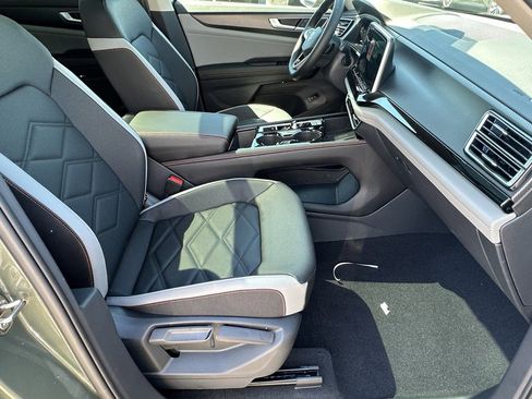 New 2026 Volkswagen Atlas Peak Edition AWD/4WD image 16
