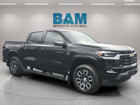 Used 2024 Chevrolet Colorado LT w/ LT Convenience Package III AWD/4WD image 1