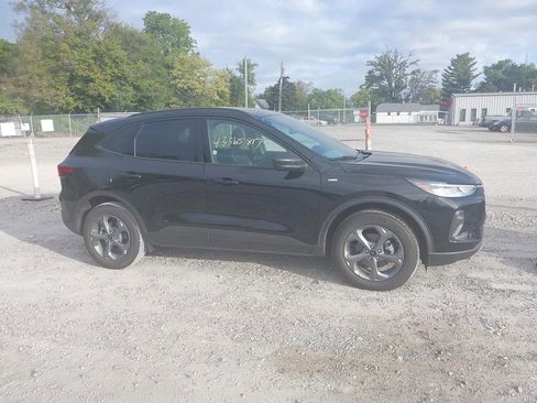Used 2025 Ford Escape ST-Line image 2