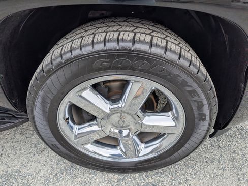 Used 2012 Chevrolet Tahoe LTZ image 4