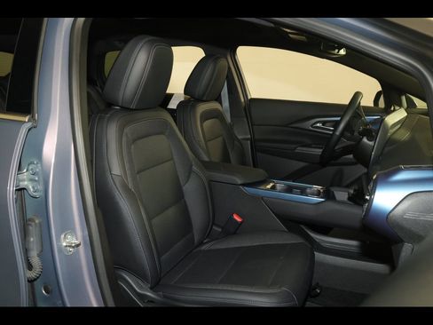 Used 2025 Chevrolet Equinox EV LT w/ Convenience Package AWD/4WD image 33