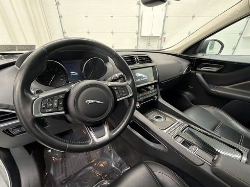 Used 2020 Jaguar F-PACE Prestige AWD/4WD image 11