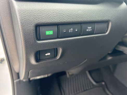 Certified 2024 Nissan Sentra SR image 49