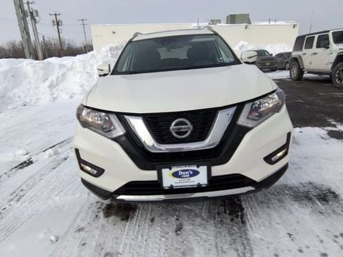 Used 2019 Nissan Rogue SV w/ Sun & Sound Touring Package image 3