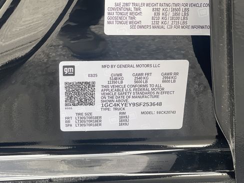 Used 2025 Chevrolet Silverado 2500 ZR2 w/ Technology Package image 36