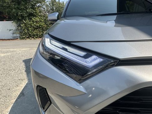 Used 2022 Toyota RAV4 SE w/ Convenience Package AWD/4WD image 18