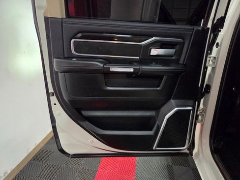 Used 2019 RAM 3500 Laramie image 34