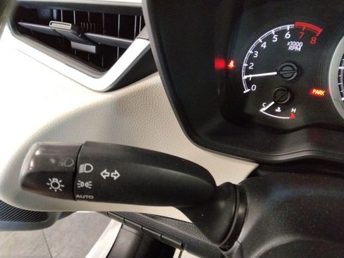 Used 2020 Toyota Corolla LE image 14