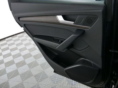 Certified 2025 Audi Q5 2.0T Premium AWD/4WD image 5