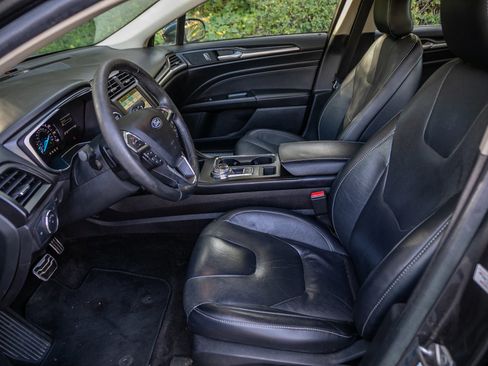 Used 2018 Ford Fusion Titanium image 27