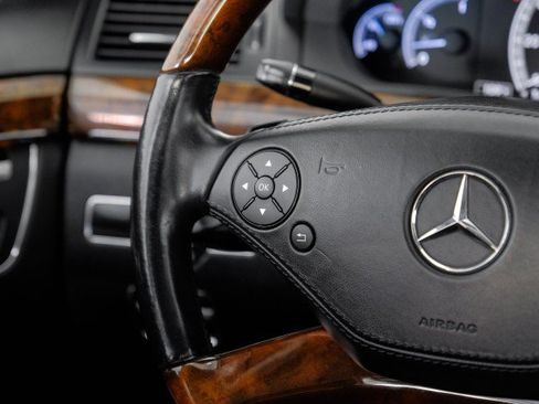 Used 2013 Mercedes-Benz S 550 4MATIC image 16