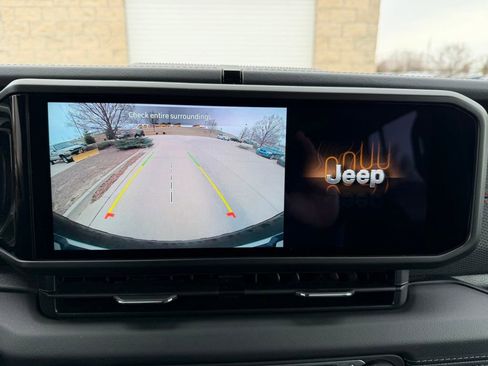 Used 2024 Jeep Wrangler Unlimited Rubicon image 20