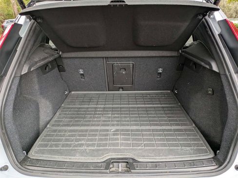 Used 2021 Volvo XC40 P8 Recharge image 13