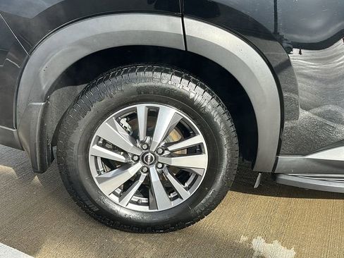 Used 2022 Nissan Pathfinder SL image 16