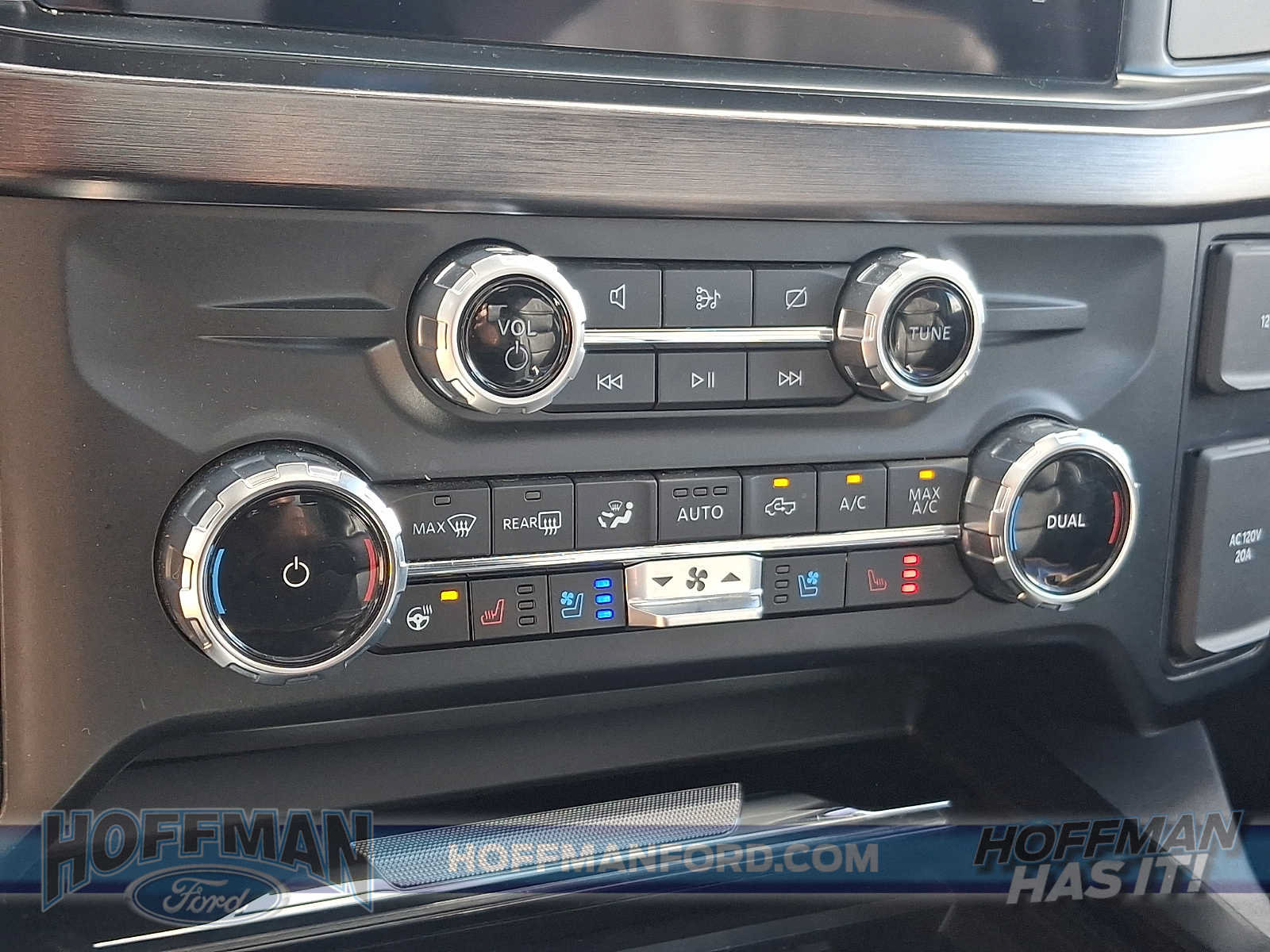Certified 2023 Ford F450 Lariat w/ Lariat Ultimate Package AWD/4WD image 14