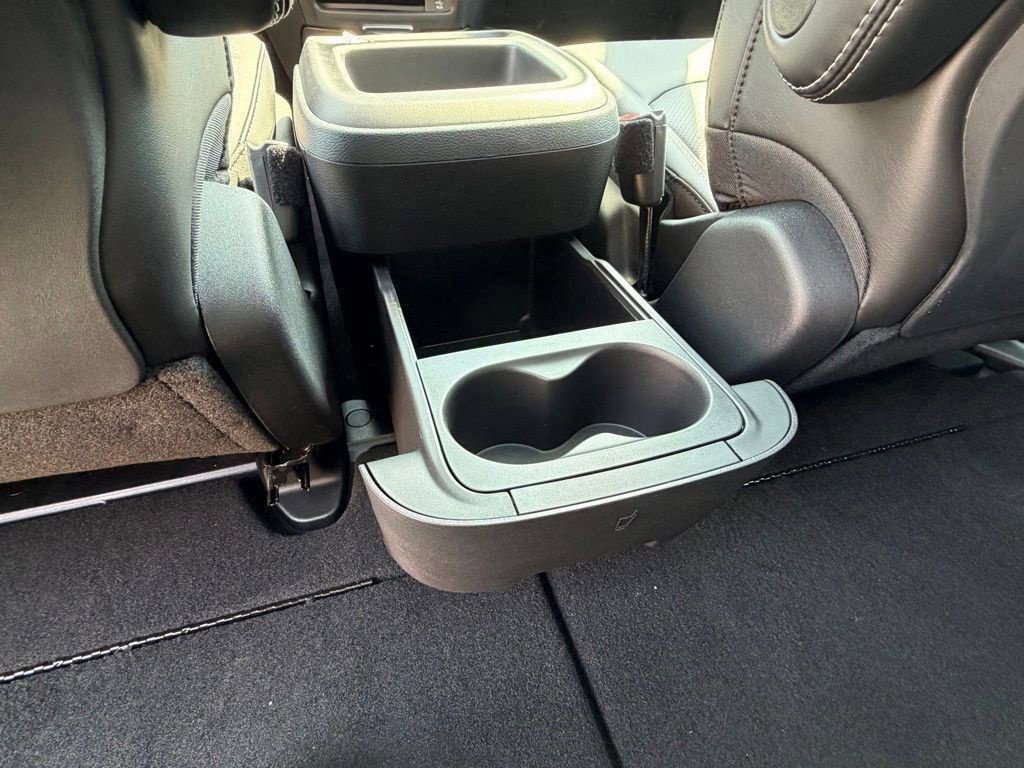 New 2026 Chrysler Pacifica Select FWD image 31
