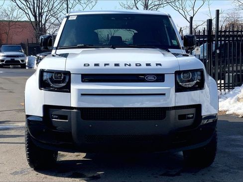 New 2026 Land Rover Defender 110 X-Dynamic SE image 3