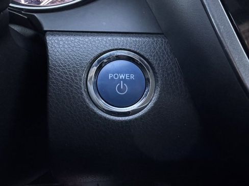 Certified 2018 Toyota Camry LE image 28