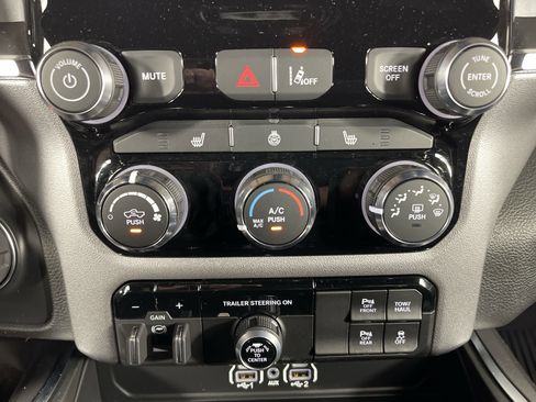 Used 2025 RAM 1500 Big Horn image 25