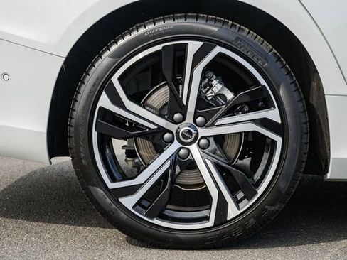 Used 2025 Volvo S60 B5 Plus AWD/4WD image 18