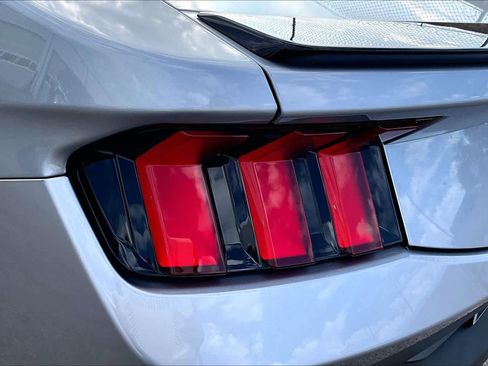 Certified 2025 Ford Mustang Coupe image 28