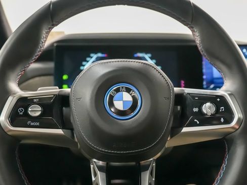 Used 2024 BMW i7 M70 w/ Executive Package AWD/4WD image 26