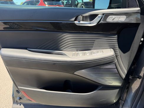 Used 2024 Hyundai Palisade Calligraphy AWD/4WD image 13