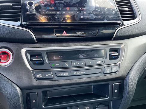 Certified 2025 Honda Ridgeline TrailSport image 33