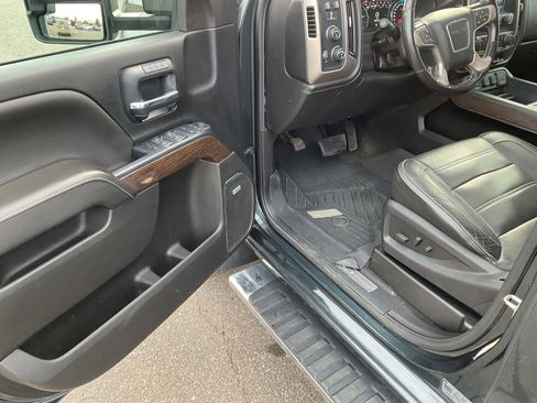 Used 2018 GMC Sierra 3500 Denali w/ Duramax Plus Package image 9