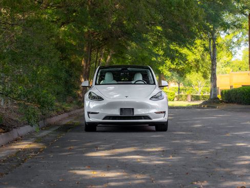 Used 2020 Tesla Model Y Long Range AWD/4WD image 38