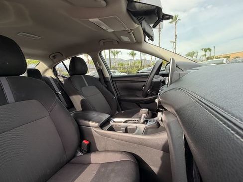 Used 2024 Nissan Sentra SV FWD image 30