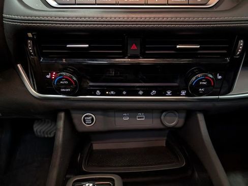 Used 2023 Nissan Rogue SV w/ SV Premium Package image 22