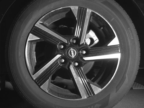 Used 2025 Nissan Sentra SV FWD image 14
