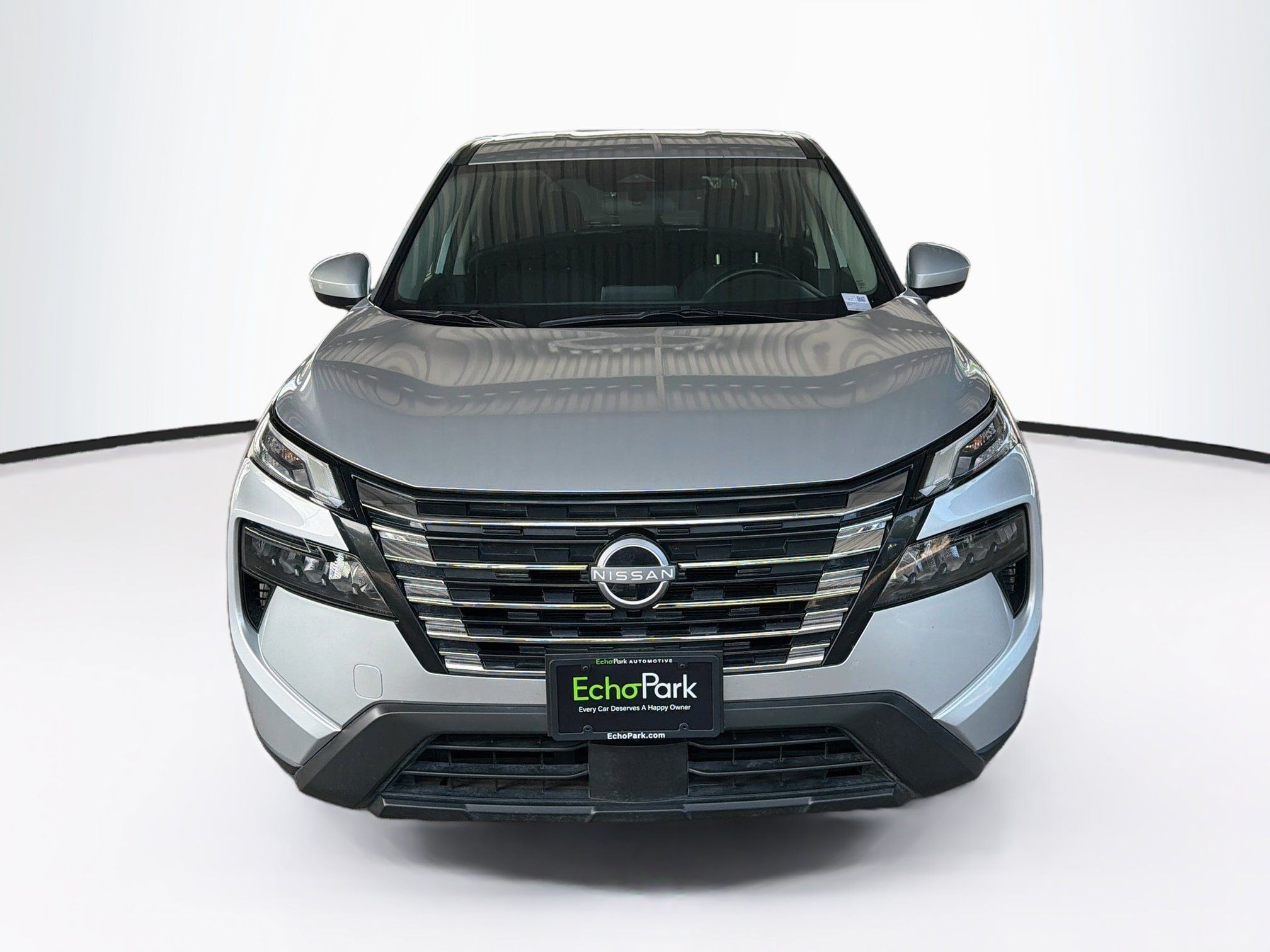Used 2025 Nissan Rogue SV AWD/4WD image 2
