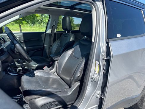 Used 2018 Jeep Compass Limited w/ Navigation Group AWD/4WD image 16