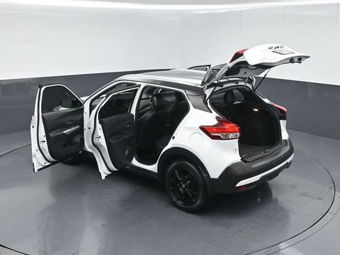 Used 2020 Nissan Kicks SR w/ SR Premium Package FWD image 55