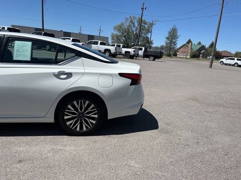 Used 2025 Nissan Altima 2.5 SV FWD image 6