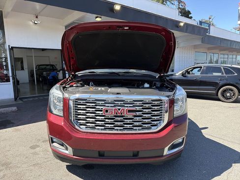 Used 2019 GMC Yukon XL Denali w/ Denali Ultimate Package AWD/4WD image 14