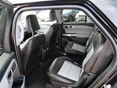 Used 2023 Ford Explorer XLT w/ Equipment Group 202A AWD/4WD image 11