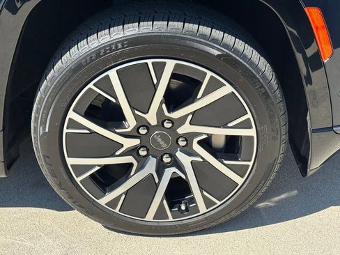 Used 2025 Jeep Wagoneer S Limited image 29