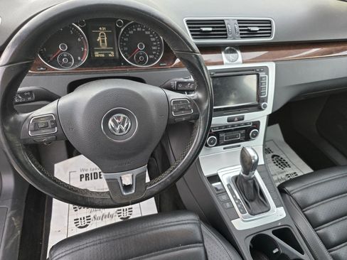 Used 2012 Volkswagen CC Lux Limited FWD image 12