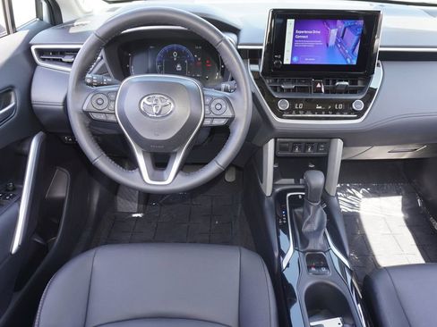 Certified 2024 Toyota Corolla Cross XLE w/ Convenience Package FWD image 11