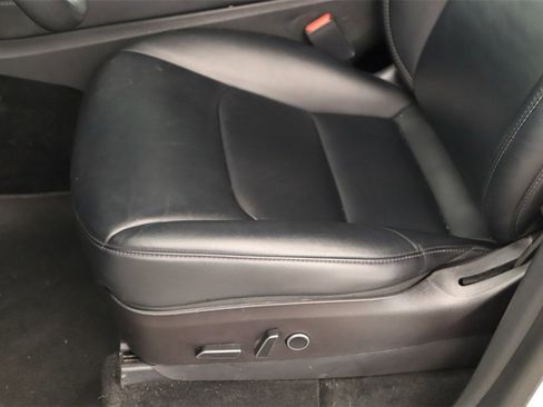 Used 2022 Tesla Model Y Long Range image 24