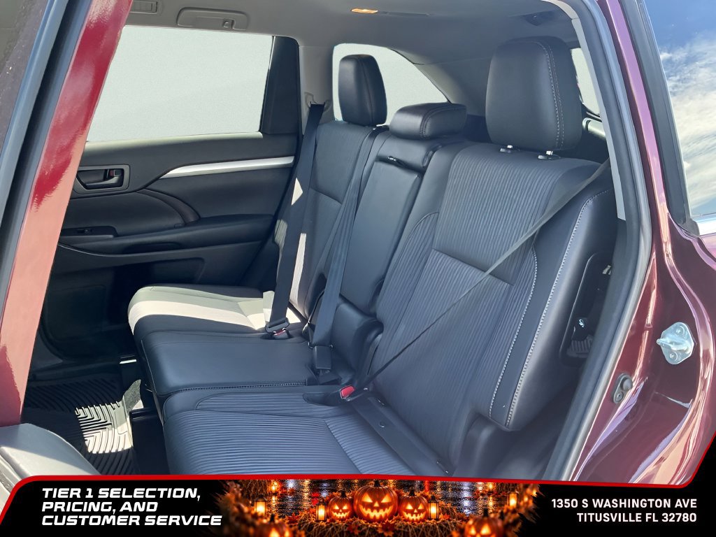 Used 2018 Toyota Highlander Plus w/ Carpet Mat Package (TMS) AWD/4WD image 19