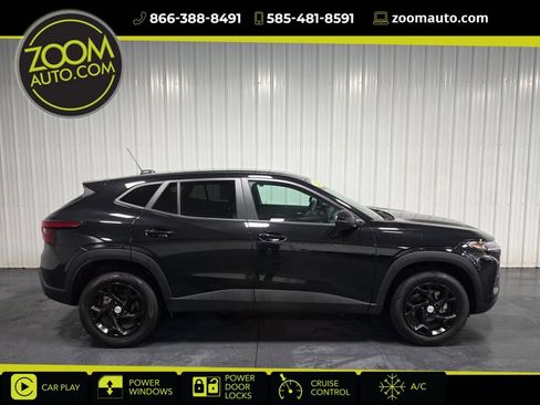 Used 2024 Chevrolet Trax LS w/ LS Convenience Package FWD image 1
