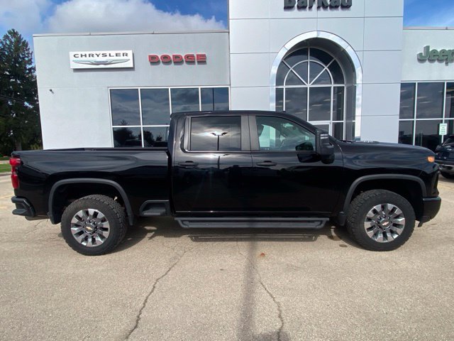 Used 2025 Chevrolet Silverado 2500 Custom w/ Custom Convenience Package AWD/4WD image 2