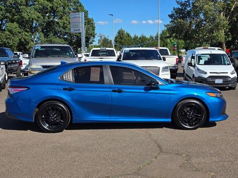 Used 2020 Toyota Camry LE image 5